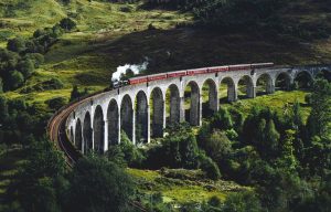 Thumbnail voor Vergeet het vliegtuig: dit zijn de mooiste treinreizen in Europa voor elk budget