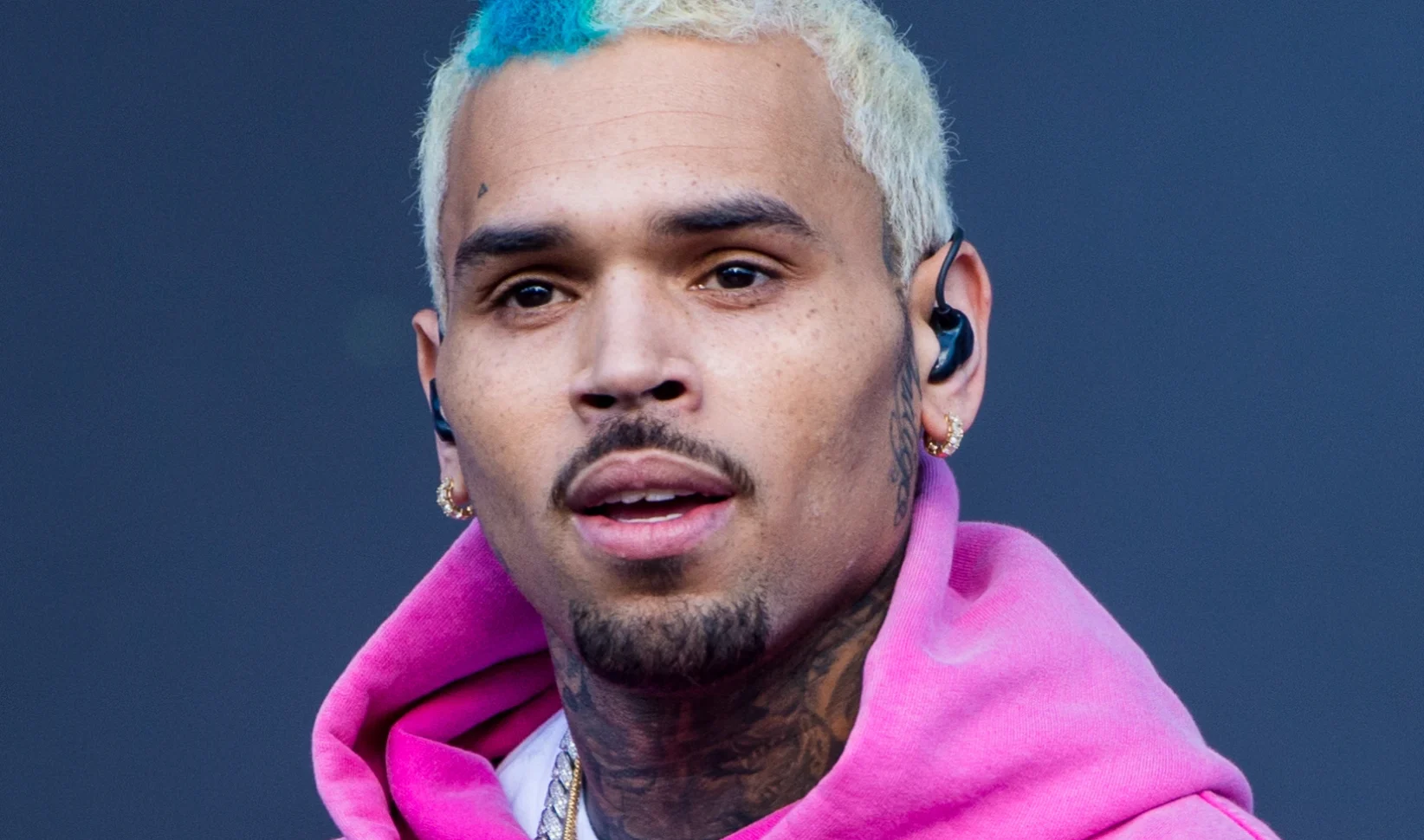 Chris Brown zit vast mishandeling concert