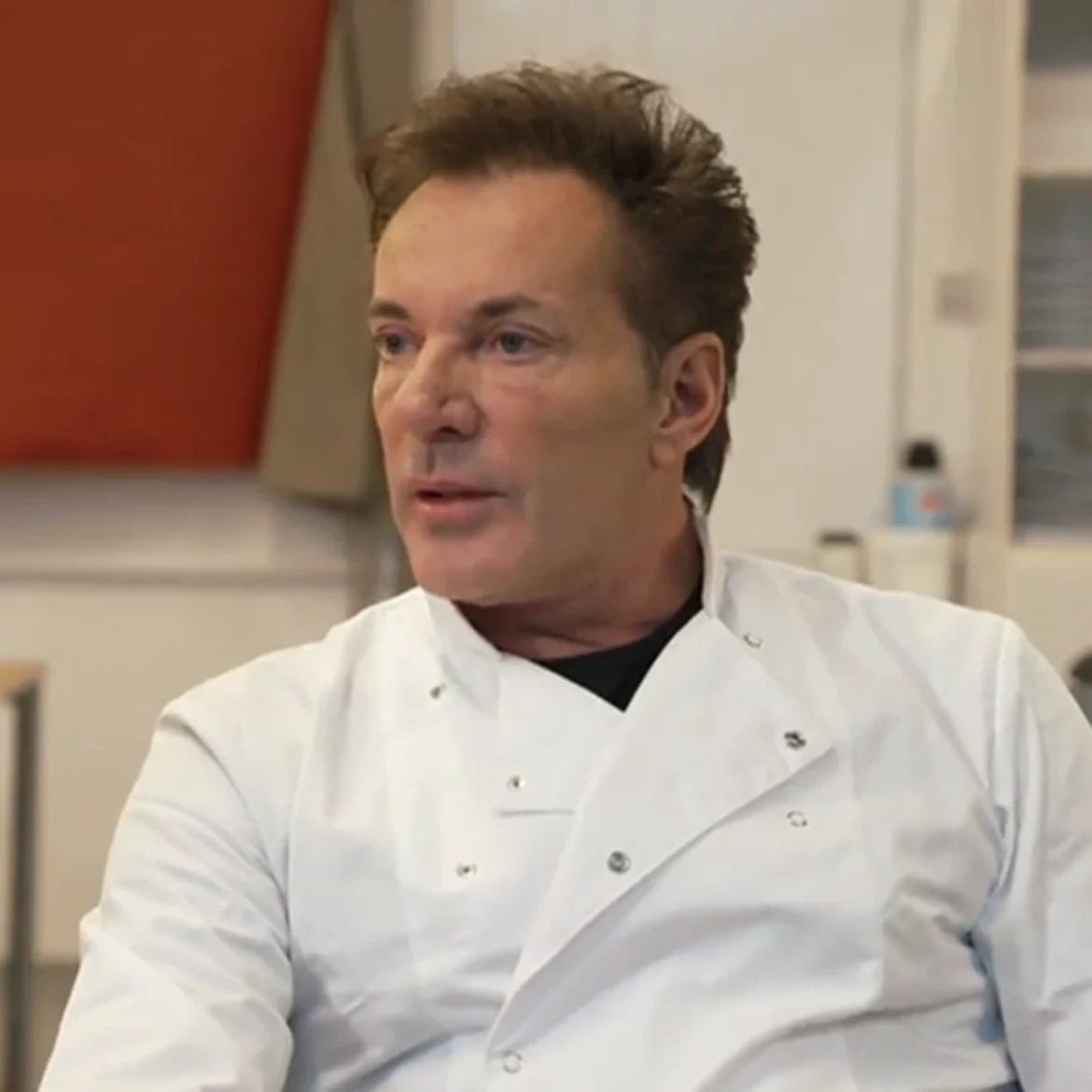 ‘Hoe snel ben je vergeten?’, vraagt Gerard Joling zich af als hij terugkijkt op zijn carrière in ‘De Klassenavond’