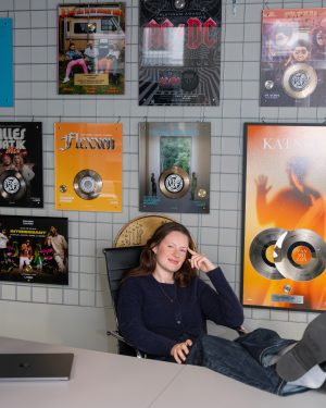 Thumbnail voor Renske schrijft hits voor Roxy Dekker: 'Na mijn hits kan ik goed rondkomen'