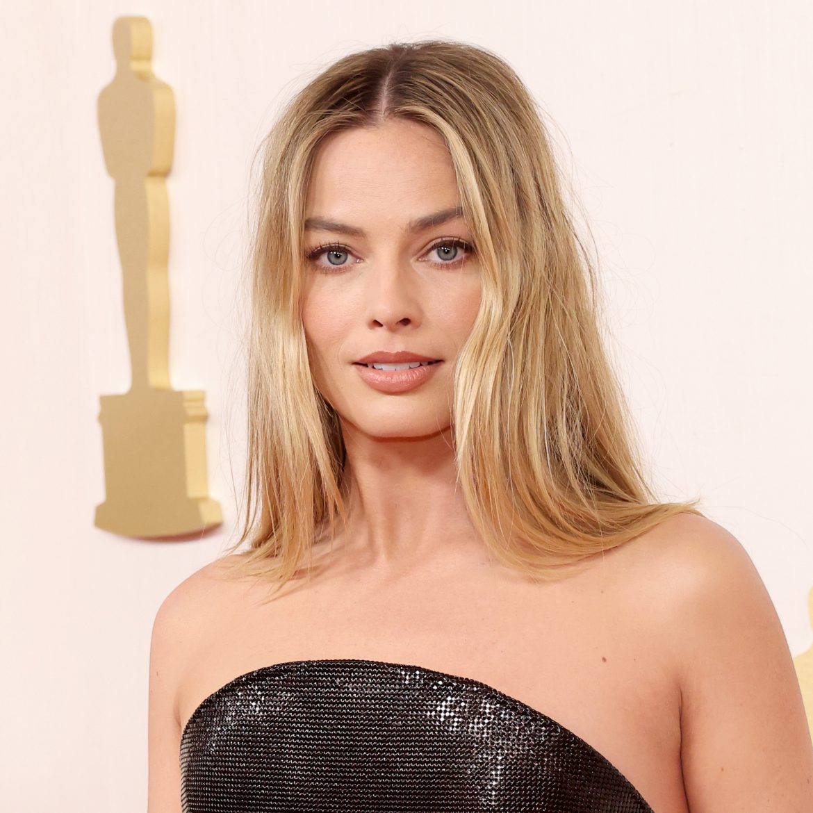 Margot Robbie en haar budget beauty producten van sterren