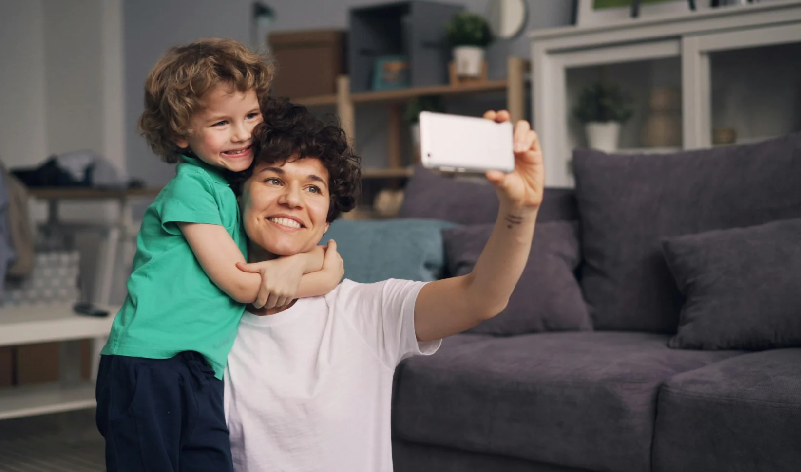 Strengere regels tegen 'moderne kinderarbeid' op social media
