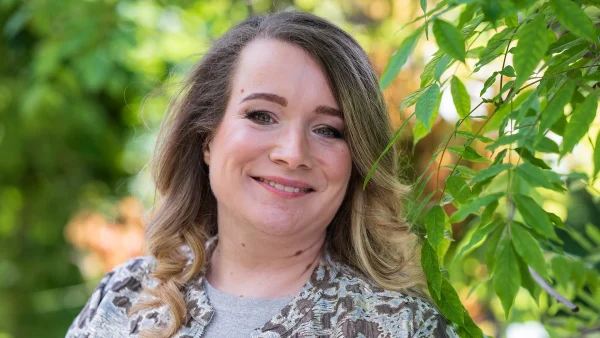 Roos (32) werd doodziek door zeldzame bloedziekte: 'Op de ic lag ik mijn begrafenis al te plannen'