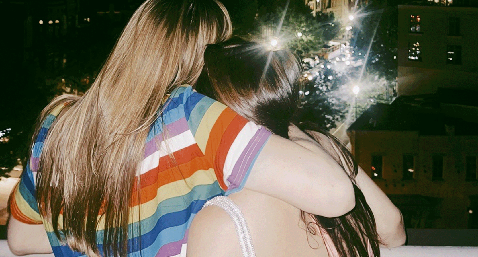 Carice (25) heeft een huisgenoot van 37 jaar: 'We weten niets van haar en ze bespiedt ons'