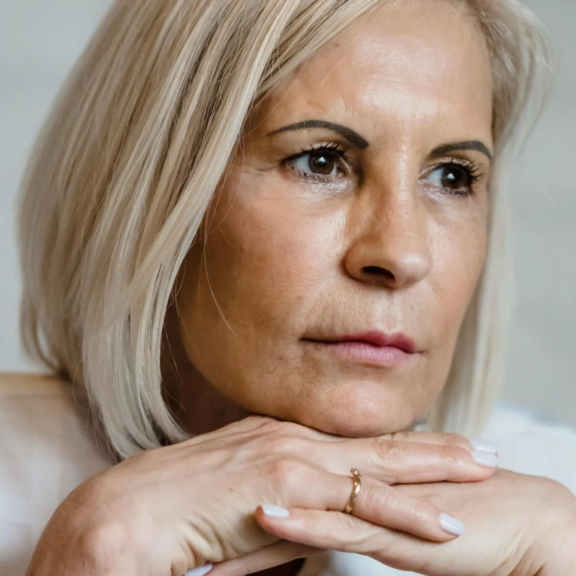 Sophie spreekt haar schoonfamilie al vijftien jaar niet: ‘De brief op mijn verjaardag was de druppel’