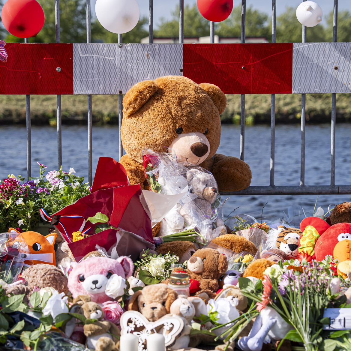 knuffels gestolen gedenkplek jeffrey emma