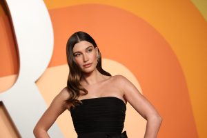Thumbnail voor Goed nieuws: Hailey Bieber's Rhode lijkt eindelijk naar Nederland te komen