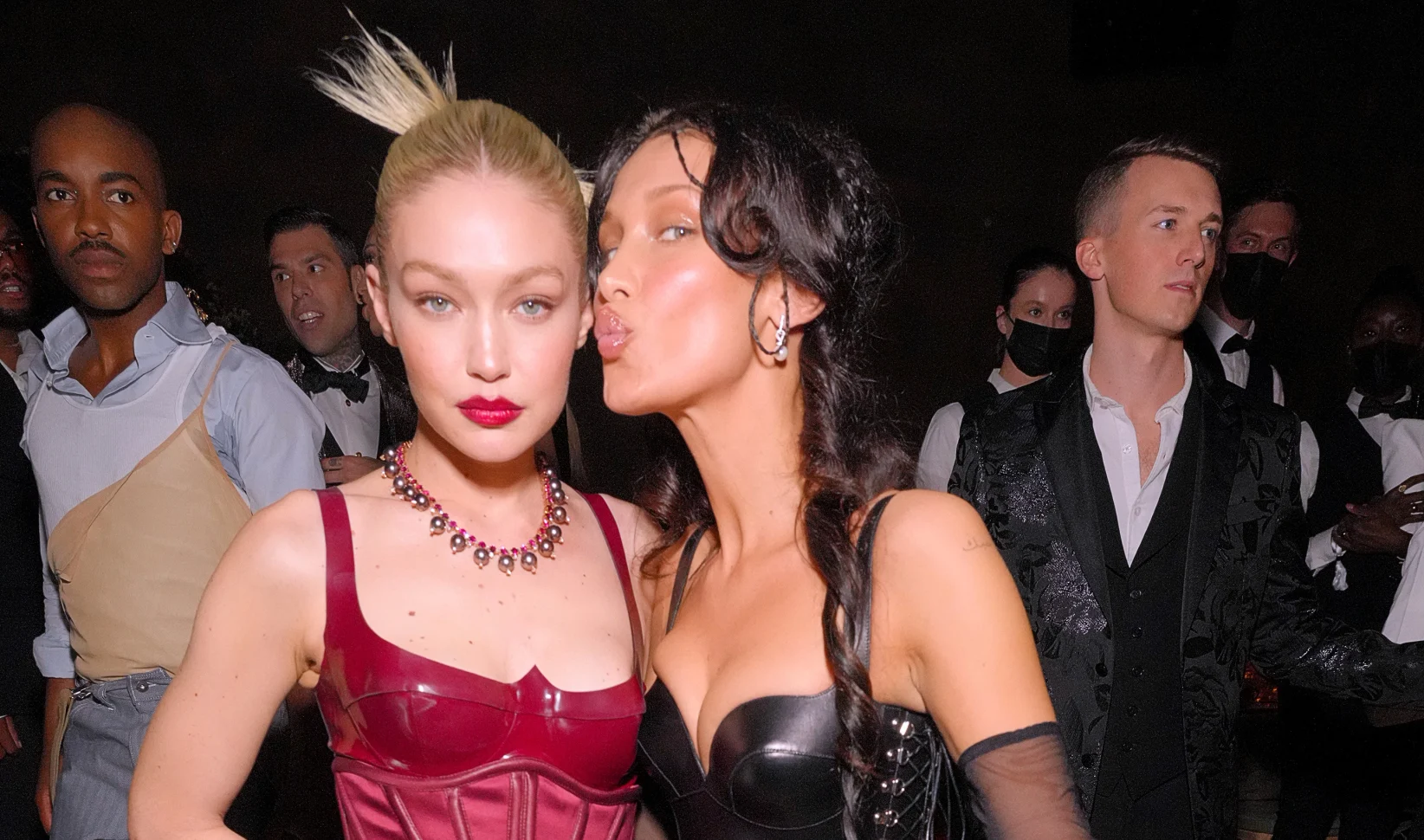 Bella Hadid Gigi Hadid