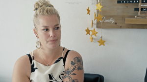Thumbnail voor Het lukt Renate (37) niet om zelfstandig uit de schulden te blijven: 'Budgetteren is niet mijn ding'