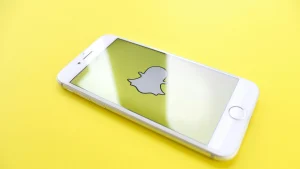 Thumbnail voor Boze artsen dreigen met juridische stappen tegen Snapchat: 'Illegale handel vapes moet stoppen'