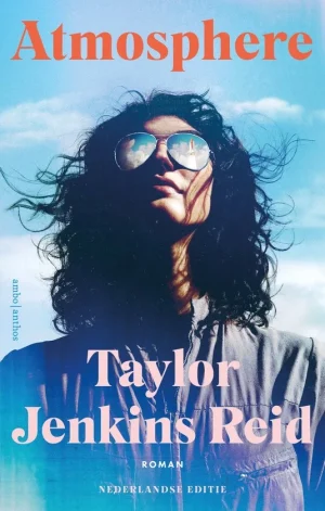 Cover van Atmoshpere van Taylor Jenkins Reid, een van onze zomer boekentips
