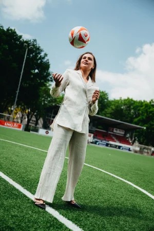 Thumbnail voor Dít is hoe profvoetbalster Lieke Martens de top bereikte: 'Ik maakte van jongs af aan al doordachte keuzes'