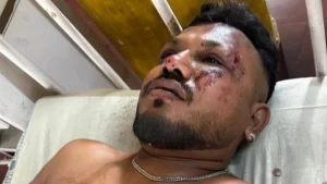 Thumbnail voor Familie enige overlevende vliegtuigcrash India in shock: 'Hij vroeg meteen naar zijn broer'