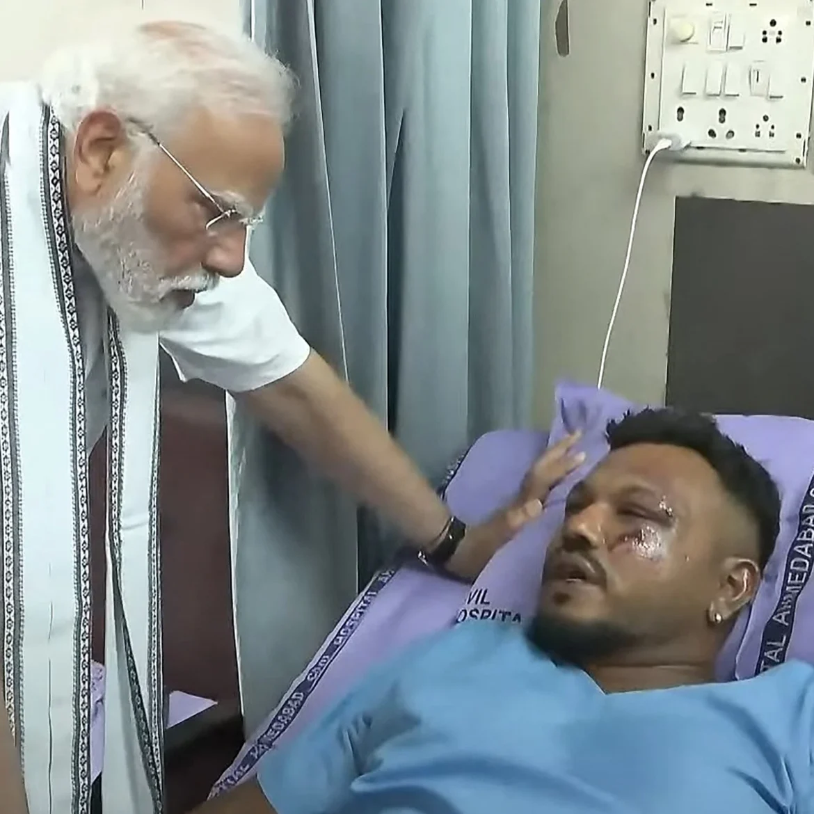 Familie enige overlevende vliegtuigcrash India in shock: 'Hij vroeg meteen naar zijn broer'