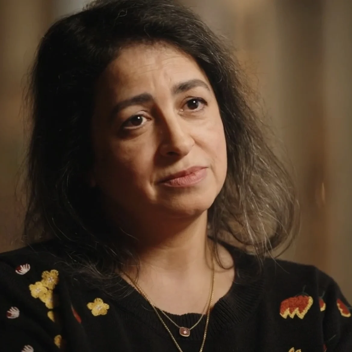 Hassnae Bouazza over verlies broer in 'Over Leven': 'Als iemand overlijdt dan wordt alles vergeven, meteen'