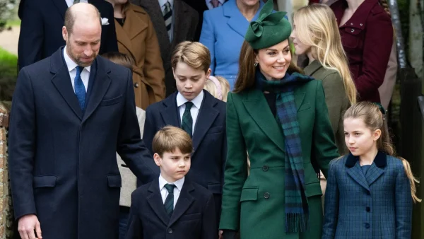 Prins William met zijn kinderen en vrouw prinses Catherine