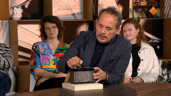 Huwelijkskistje uit de 16e eeuw in 'Tussen Kunst en Kitsch'