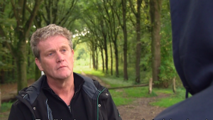 Thumbnail voor Kijkers woedend op hondenmishandelaar Rob in 'Undercover in Nederland'