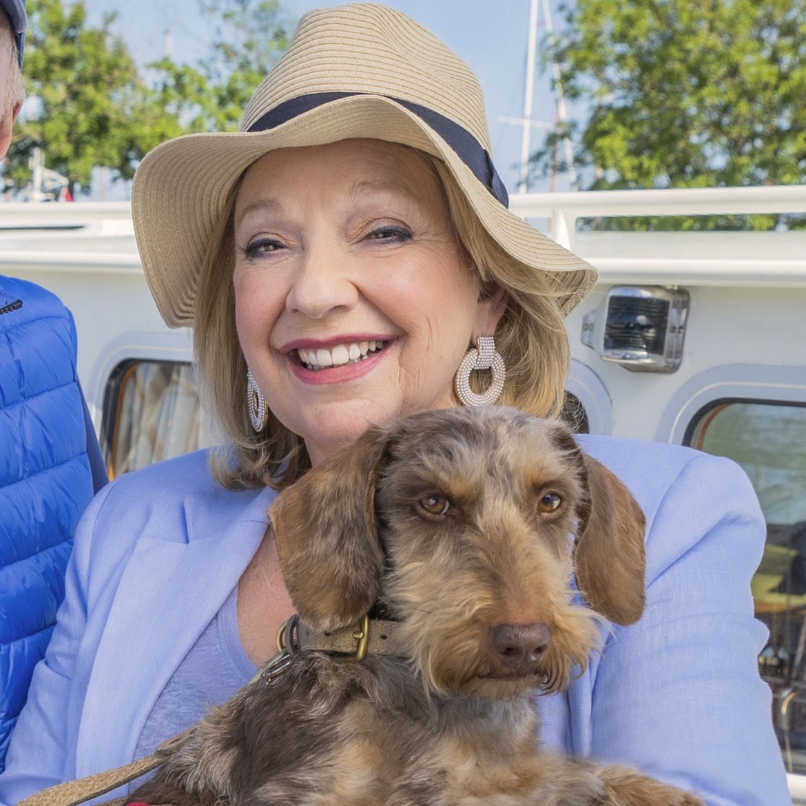 Hond Nhaan Janny van der Heijden