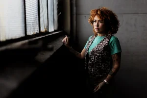 Thumbnail voor Erinn werd als kind misbruikt door opa: 'Als we er niet over praten dan is het er niet, was de cultuur'