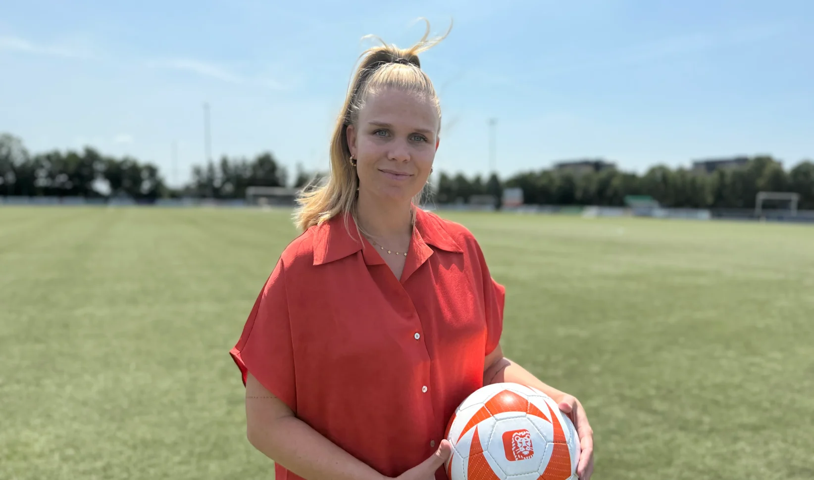 Profvoetbalster, Kika, van, Es