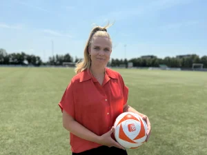 Profvoetbalster, Kika, van, Es
