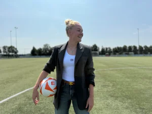 profvoetbalster, Danique, Kerkdijk