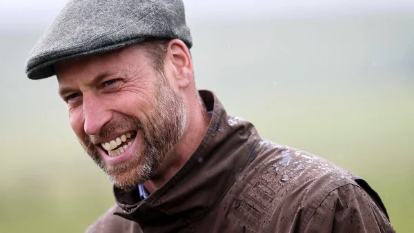 Prins William, lachend