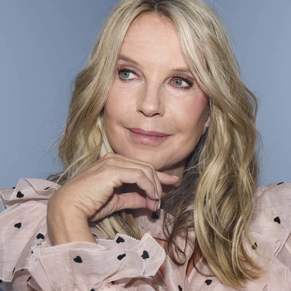 Linda de Mol: GEEN 'D&G', 'REBEL' OF 'GRLPWR' VOOR LINDA: 'KUNNEN WE ALSJEBLÍÉFT OPHOUDEN MET TEKSTEN OP KLEDING?'