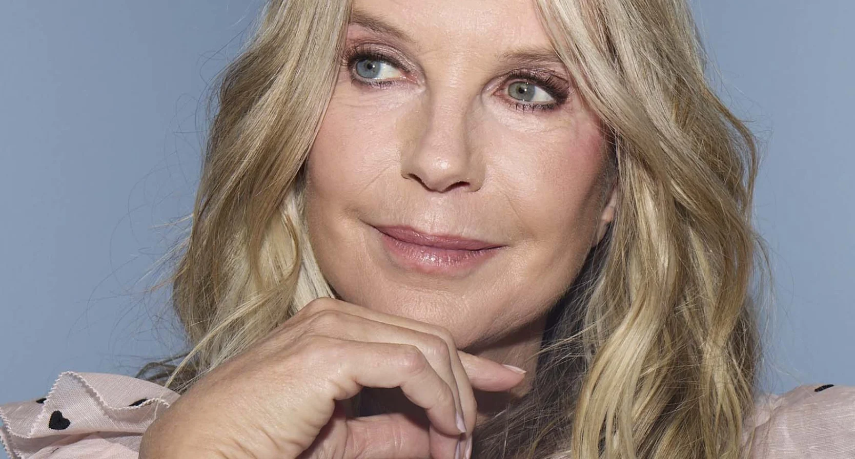 Linda de Mol: GEEN 'D&G', 'REBEL' OF 'GRLPWR' VOOR LINDA: 'KUNNEN WE ALSJEBLÍÉFT OPHOUDEN MET TEKSTEN OP KLEDING?'