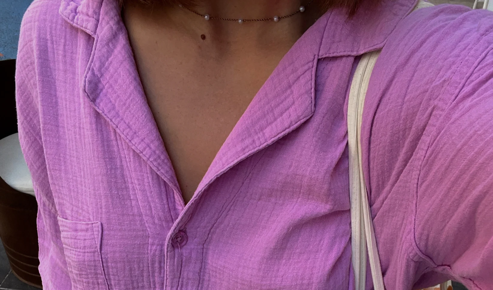 Geen strijkijzer of stomer? Met deze 5 hacks krijg je je kleding tóch kreukvrij