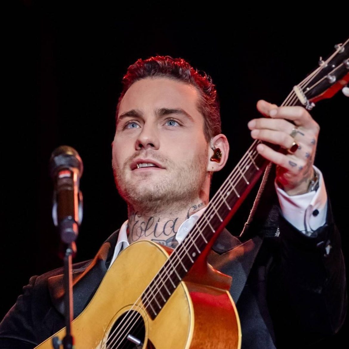 Douwe Bob weigert optreden bij joods voetbalevenement