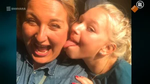 Thumbnail voor Zoë (18) uit 'Van de Wereld' overleed aan oververhitting door xtc: 'Ze was levenslustig'