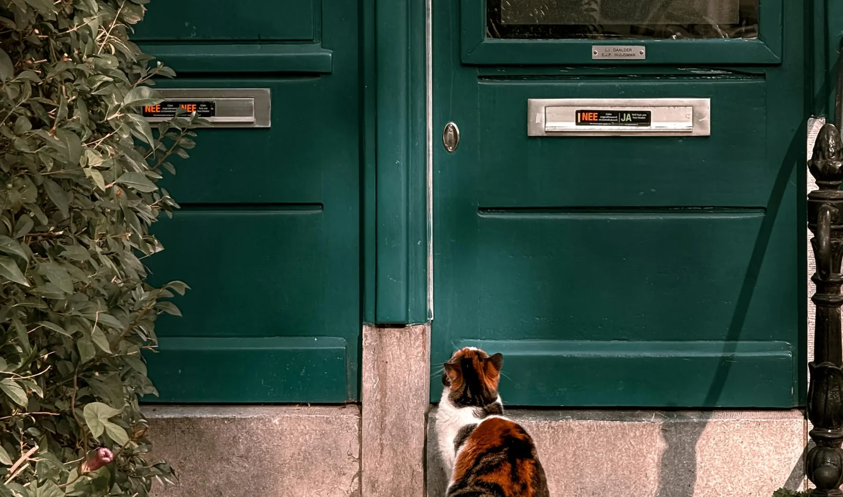 Woning bewoond lijken voordeur
