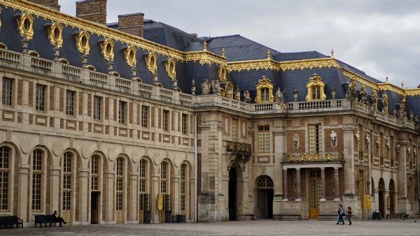 Het Kasteel van Versailles waar Amerikaans meisje is doodverklaard