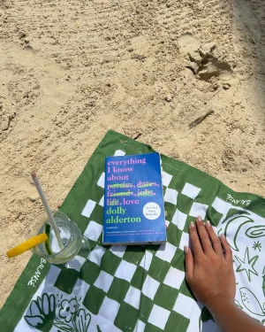 Thumbnail voor Nog op zoek naar een beach read? Dít zijn jullie favoriete boeken