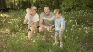 Thumbnail voor Hendrika heeft twee kinderen (4 en 0) met PPA2: 'Ze hebben 24/7 een AED bij zich'
