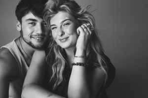 Thumbnail voor Daní over Elise en Ilídio uit ‘B&B Vol Liefde’: ‘We gaan ze opzoeken met de baby’
