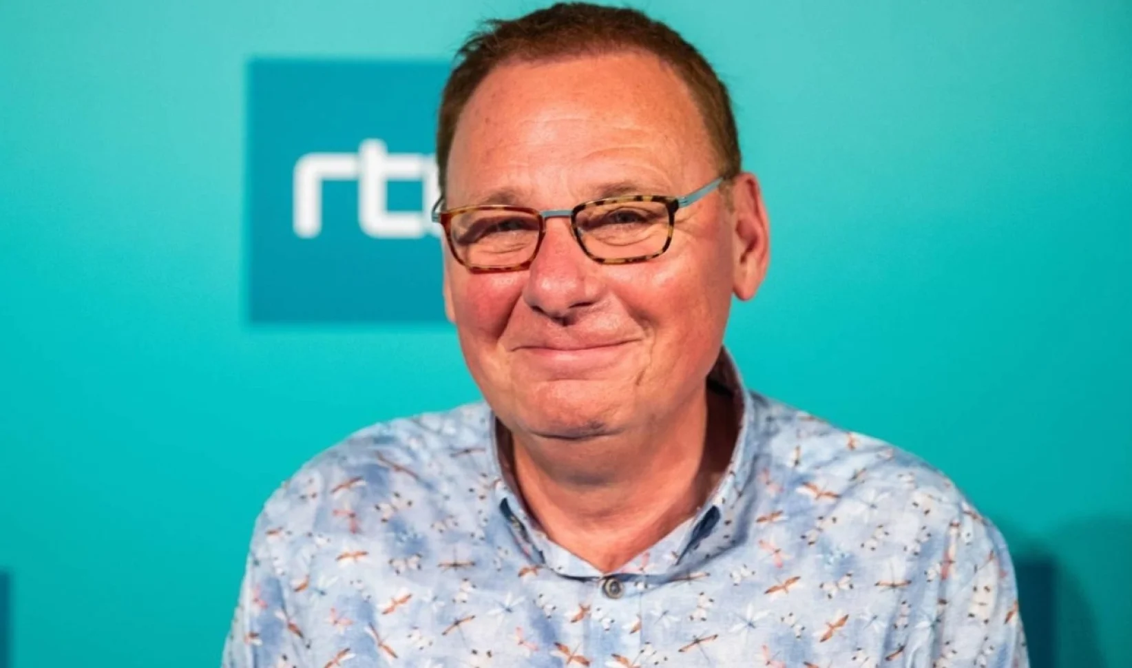 Jan de Hoop is "langzaam maar zeker aan het opkrabbelen" na zijn hartinfarct vorige maand. "Ik ga verder met revalideren. Iedere dag een beetje meer, vol goede moed".