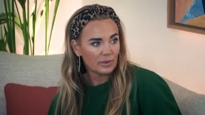 Thumbnail voor Monique Westenberg over confrontatie André junior (8) met roddelpers: 'Hij wilde zijn middelvinger opsteken'