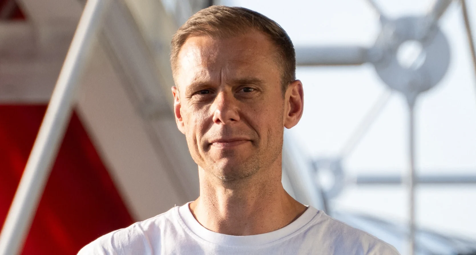 Armin van Buuren over zijn alcoholverslaving: 'Had te maken met perfectionisme en gebrek aan zelfliefde'