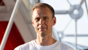 Thumbnail voor Armin van Buuren open over zijn alcoholverslaving: 'Had te maken met perfectionisme en gebrek aan zelfliefde'