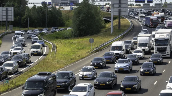 File op de weg - veel auto's | zwarte zaterdag