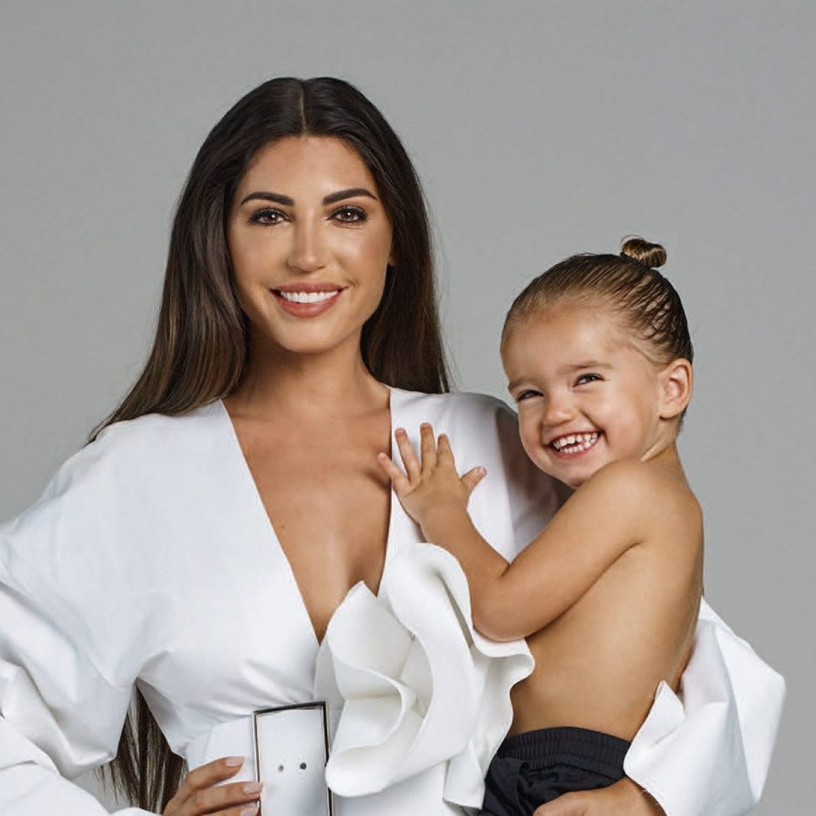 Yolanthe Cabau met zoontje Xess Xava