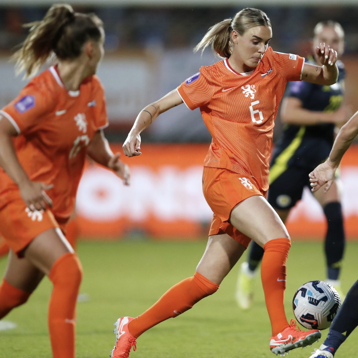 Nederlands vrouwenelftal tijdens een wedstrijd