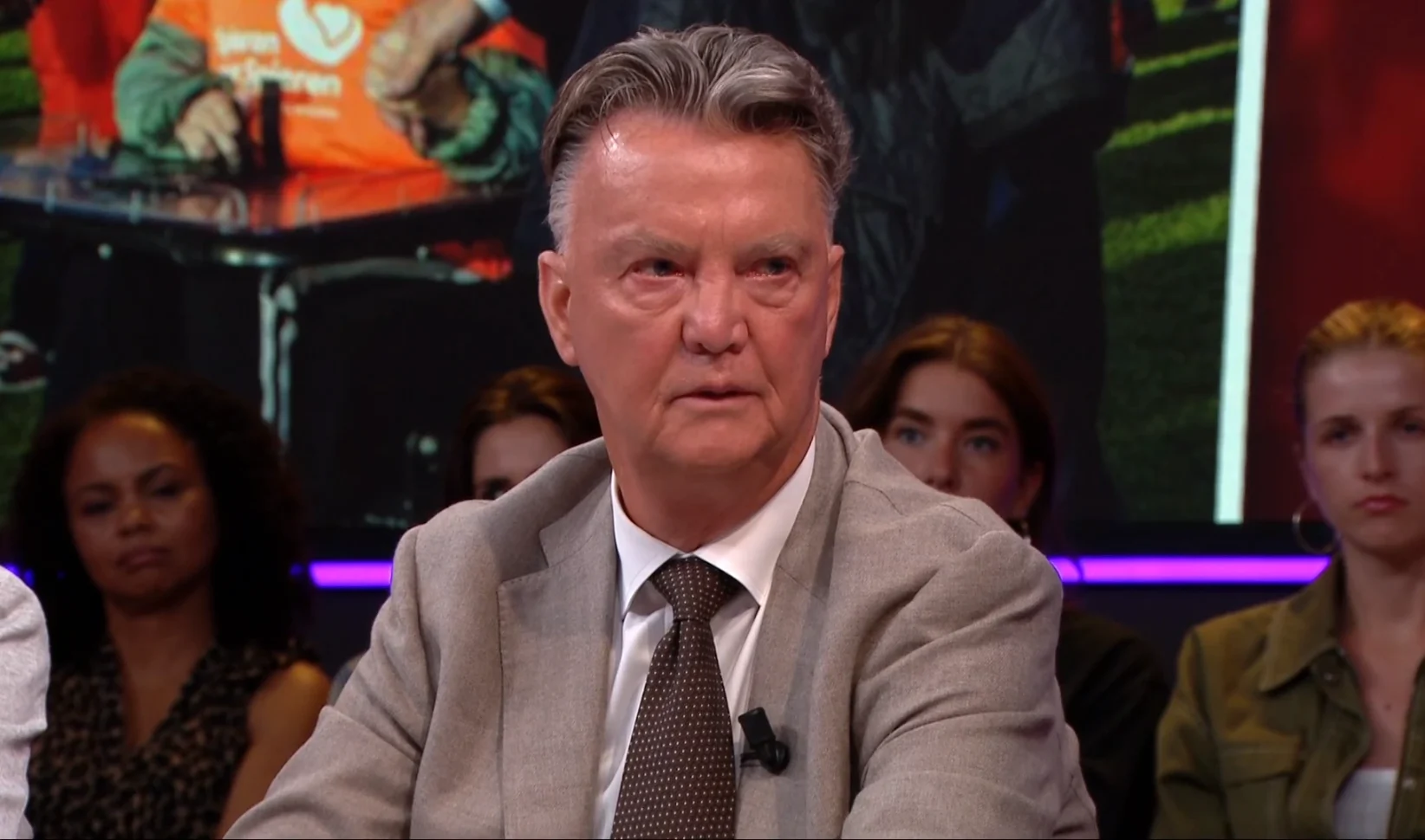 Louis van Gaal droeg vanwege zijn kankerdiagnose een luier: 'Vreselijk'
