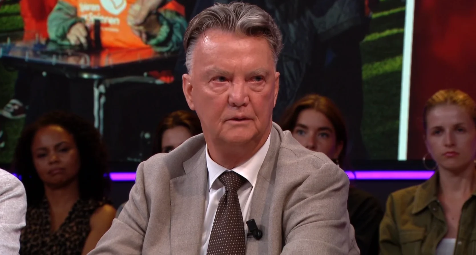 Louis van Gaal droeg vanwege zijn kankerdiagnose een luier: 'Vreselijk'