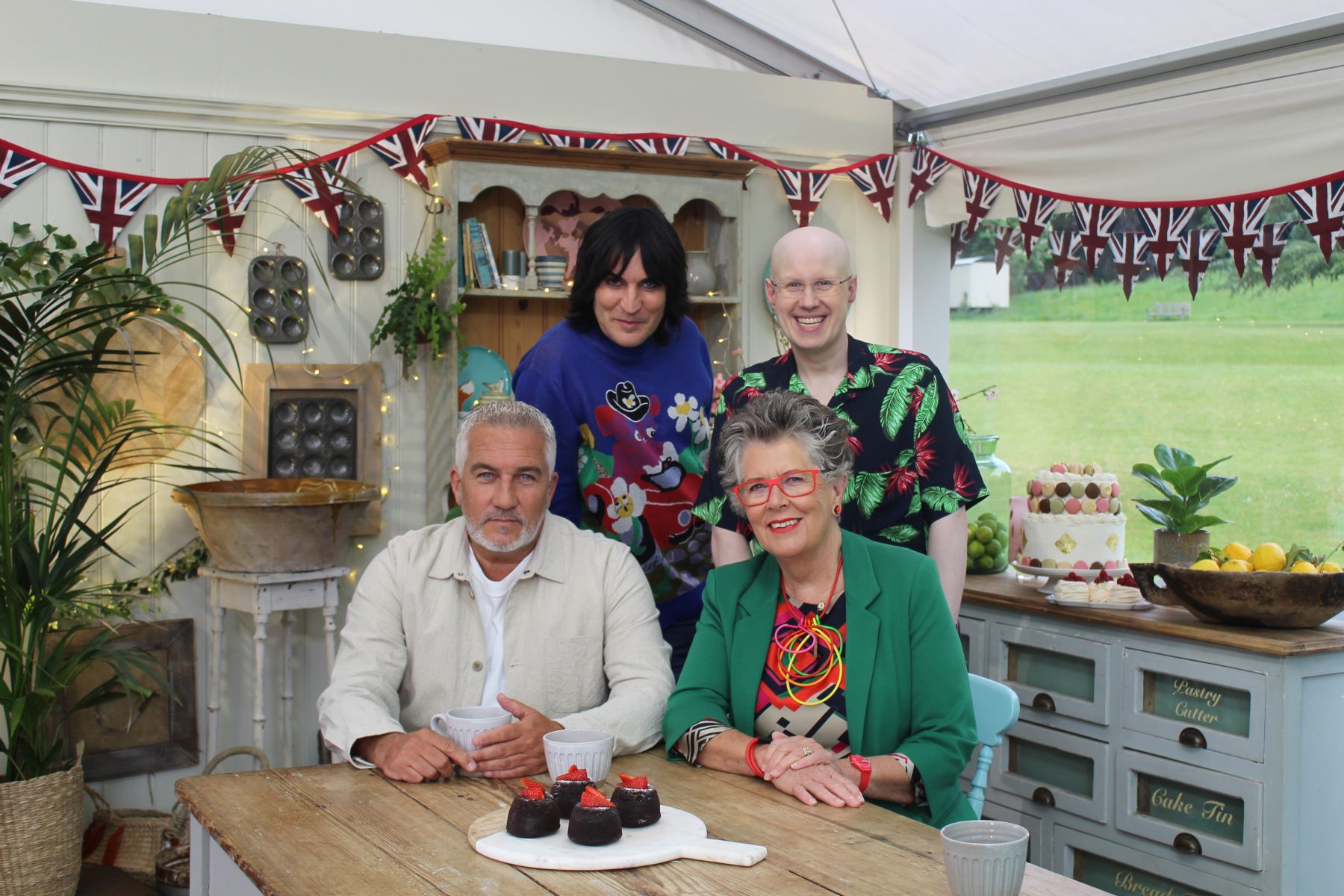 Paul Hollywood, Noel Fielding, Prue Leith en Matt Lucas in The Great British Bake Off