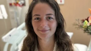 Thumbnail voor Duitse backpacker elf dagen vermist na auto-ongeluk in Australië: 'Ik raakte in de war, verliet de auto en verdwaalde'