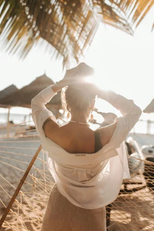 Thumbnail voor Met deze vijf luchtige haarstijlen kom je de zomer wel door – en ze zijn zó gepiept